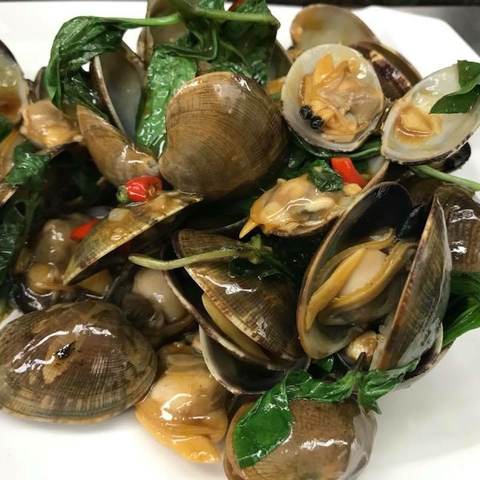 Clams with Basil, photographed