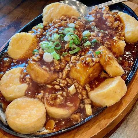 Sizzling Tofu w.(Minced pork&shrimp), photographed